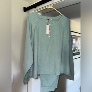NWT Glow Waffle Henley Jogger Set